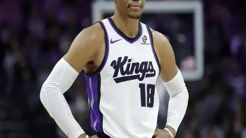 曼联更衣室冲突：B费与麦克托米奈激烈对峙